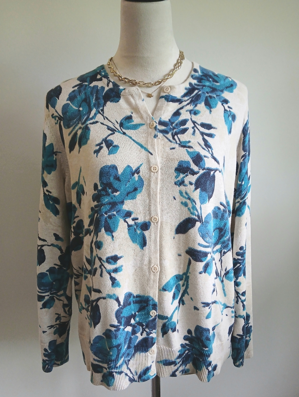 NWOT-Croft And Barrel-Cardigan-Longsleeves-Floral-Cream And Blue-Size PXL